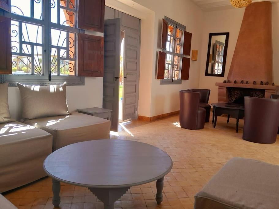 Villa Agora, Villa A La Campagne Proche Marrakech Sidi Abdallah Ghiat エクステリア 写真